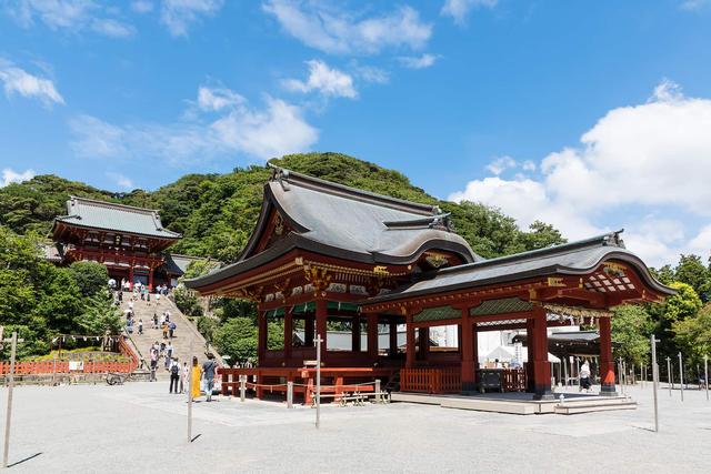 Top 5 Shrines Near Tokyo That Are Accessible by Train and Bus for New Year's Visits